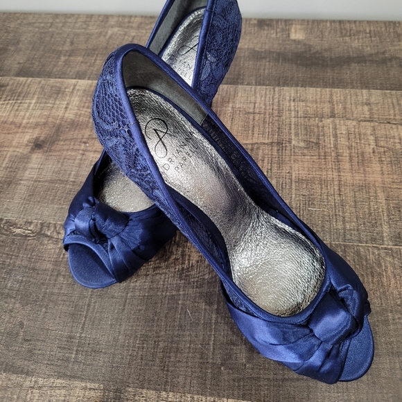 Adrianna Papell Blue Lace Pumps - Picture 1 of 8